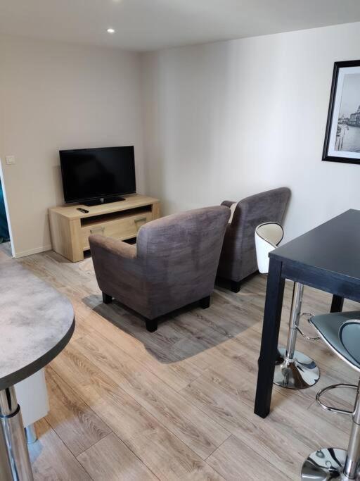 Appartement Cosy Avec Parking Proche Gare Dombasle-sur-Meurthe Exterior photo